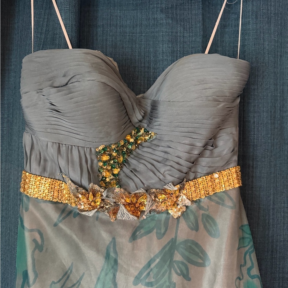 Carrie Bradshaw Sex and the City 2 blue / gold / floral belted prom dress gown - Picture 3 of 7